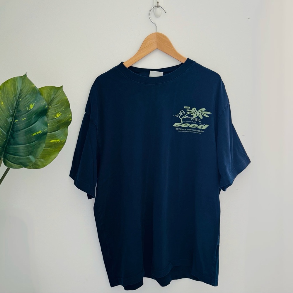 H&M | Navy Blue Tshirt Size XL